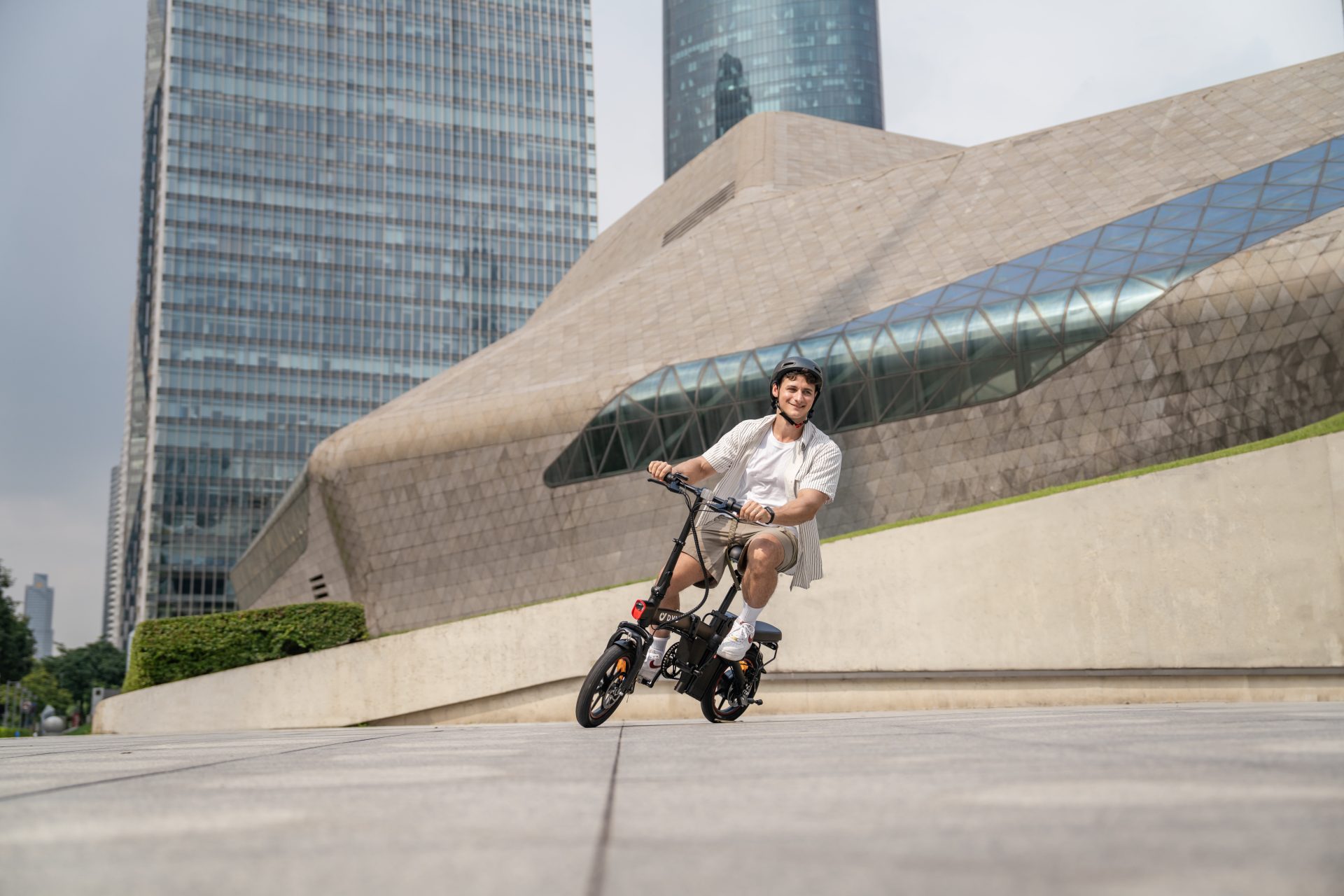 DYU A5 su strada urbana