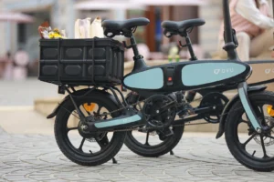 Niente più problemi di parcheggio — grazie al mio DYU C2 pieghevole 1